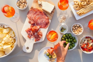 Venice: Sunset Yacht Experience