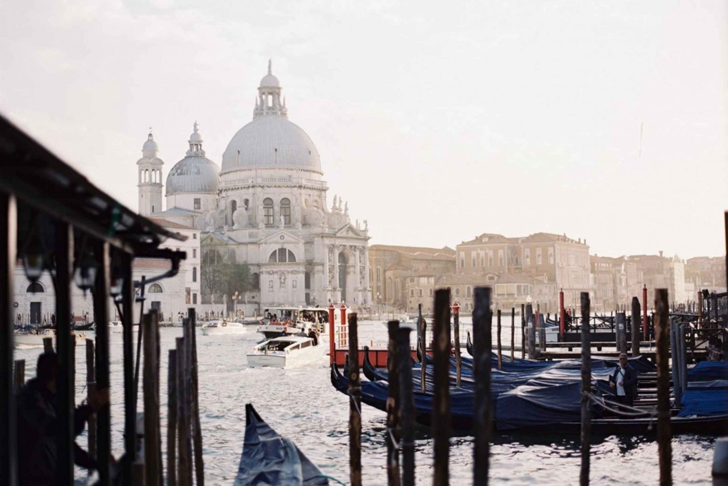 Venice: Saint Mark's Basilica Guided Tour with Gondola Ride