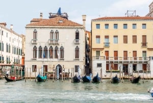 Venice: Traditional Shared Gondola Ride