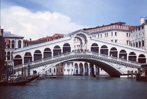 Venice: Walking Tour and Cooking Class with a Local