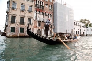 Venecia: Tour a pie y paseo compartido en góndola