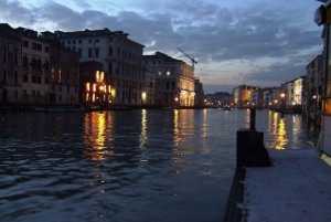 Venice Walking Tour by Night: Aperitif and Legends