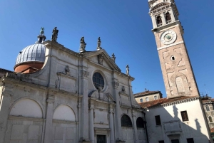 Venetsian kävelykierros Pyhän Markuksen sillalta Rialton sillalle