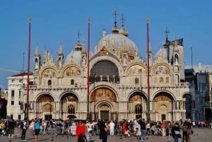 Venice: Walking Tour of Iconic Sites