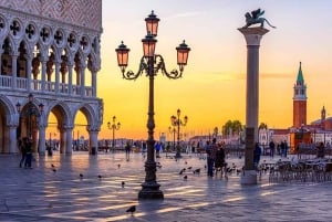 Venice: Walking Tour of Iconic Sites