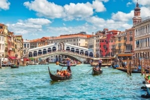 Venice: Walking Tour of Iconic Sites