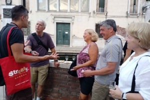 Venice: Walking Tour of Rialto Market with Street Food