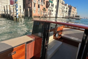 Venedig: Vattentaxi från stationen till stadskärnan/hotellet