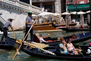 Venice's Private Gondola: Romantic Serenade
