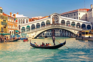 Venice's Private Gondola: Romantic Serenade