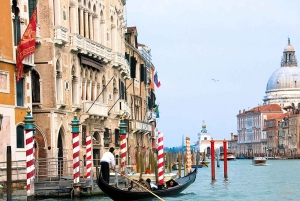 Venice's Private Gondola: Romantic Serenade