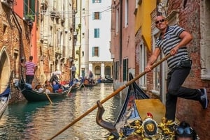 Rundvandring och gondoltur i förtrollande Venedig