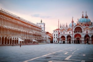 Walking Tour to Uncover the Hidden Venice