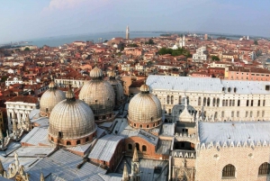 Walking Tour to Uncover the Hidden Venice