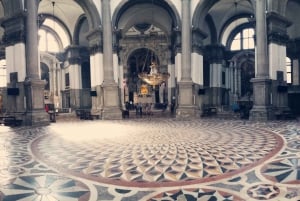 Walking Tour to Uncover the Hidden Venice