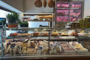 Cata de vinos con maridaje de productos locales en Venecia