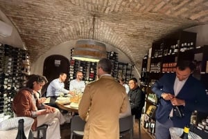 Cata de vinos con maridaje de productos locales en Venecia