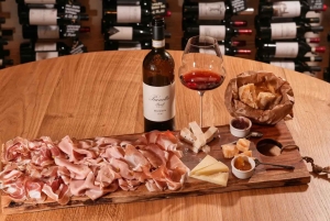 Dégustation de vins accompagnée d'un plateau de produits locaux à Venise