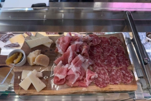 Dégustation de vins accompagnée d'un plateau de produits locaux à Venise