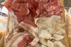 Dégustation de vins accompagnée d'un plateau de produits locaux à Venise