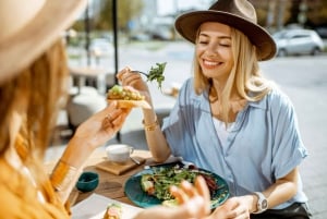 Folheto de visita autoguiada de comida austríaca e restaurantes em Viena