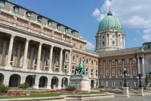 Recorrido a pie por el castillo de Buda: un reino de muchas naciones