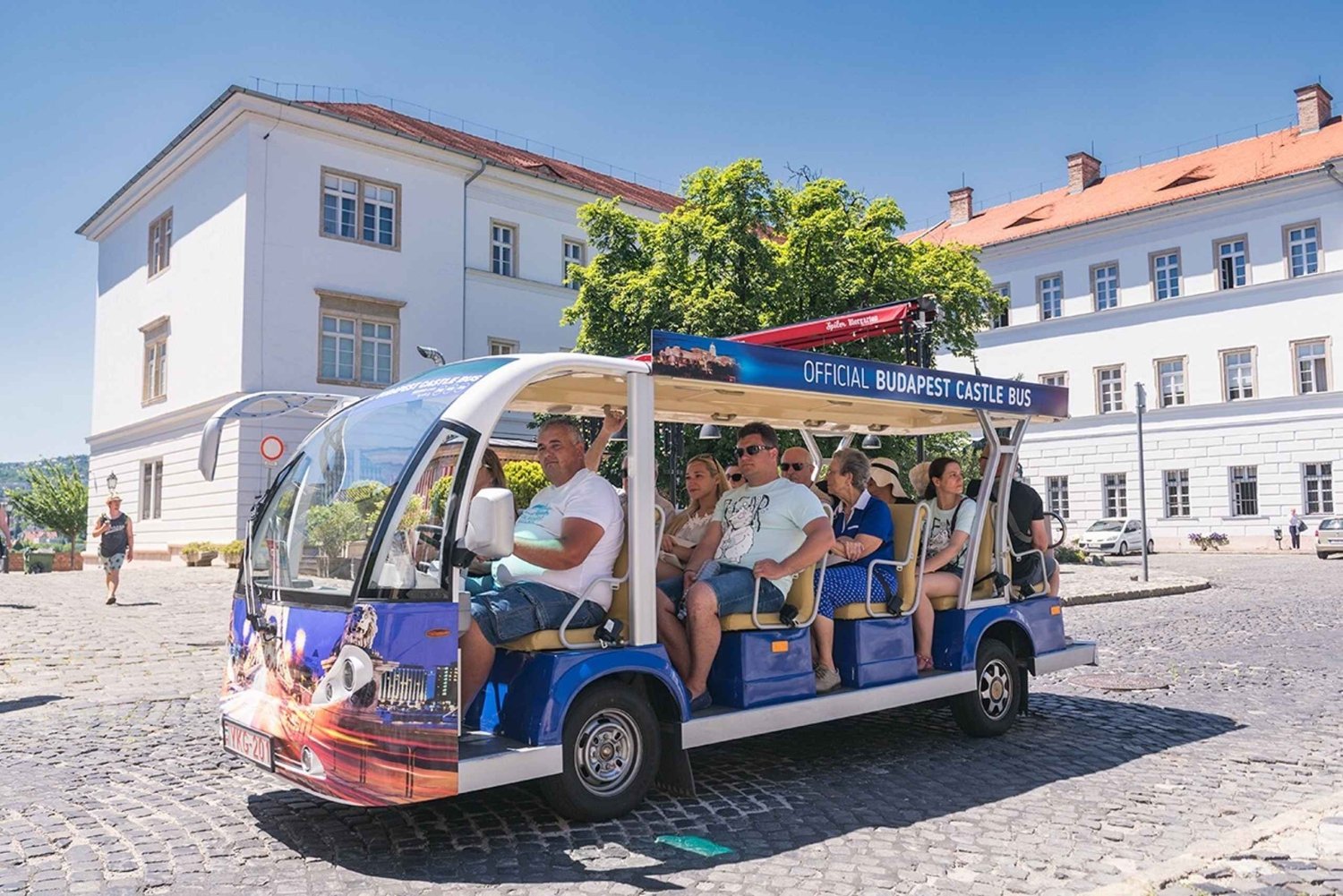 Budapest: Buda Castle Electric Hop-On Hop-Off bussi