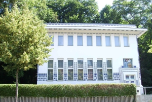 Yhdistetty lippu: Ernst Fuchs -museo ja Otto Wagnerin alue älypuhelinsovelluksella