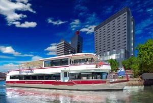 Vienna: Scenic Canal Cruise with Apple Strudel