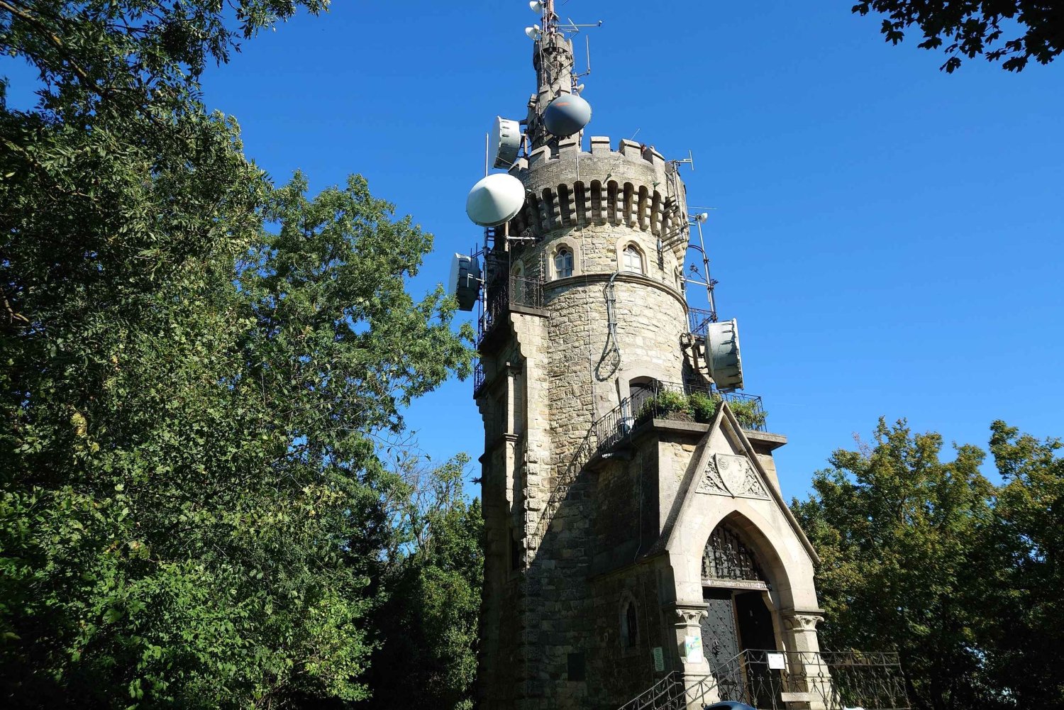 E-MTB Tour Vienna: Three viewpoints in the Vienna Woods with a guide