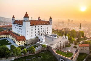 Från Wien: Bratislava stadsrundtur med matalternativ