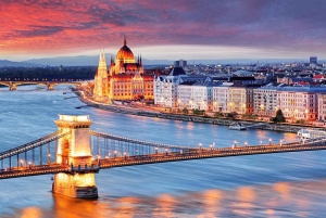 From Vienna: Budapest - explore city with guide