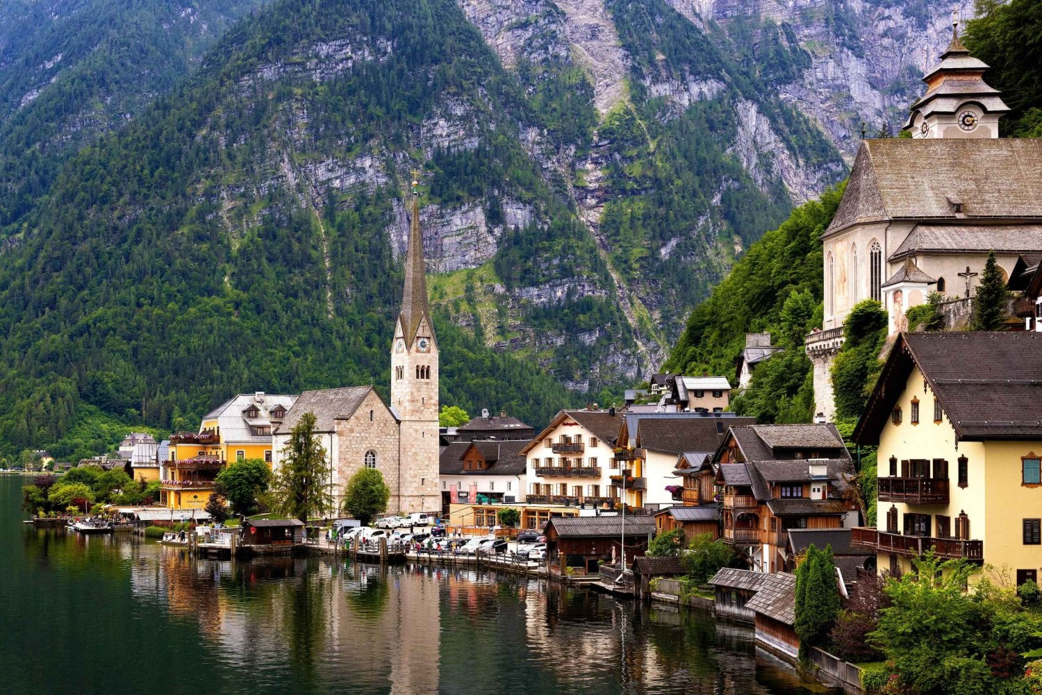 Von Wien: Tagestour nach Hallstatt und Salzburg mit Guide