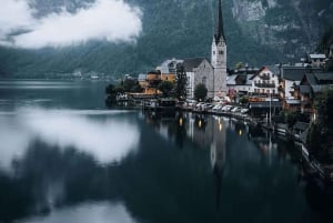 Vanuit Wenen: dagtrip naar Hallstatt en Salzburg met gids