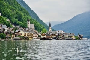 From Vienna: Hallstatt Day Trip with Hotel Pickup