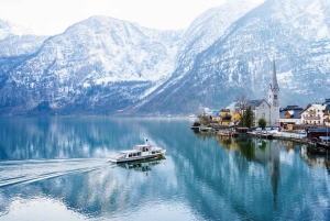 From Vienna: Hallstatt Day Trip with boatride & Schloss Ort