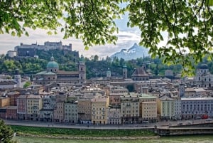 From Vienna: Hallstatt with Skywalk lift & Salzburg day tour