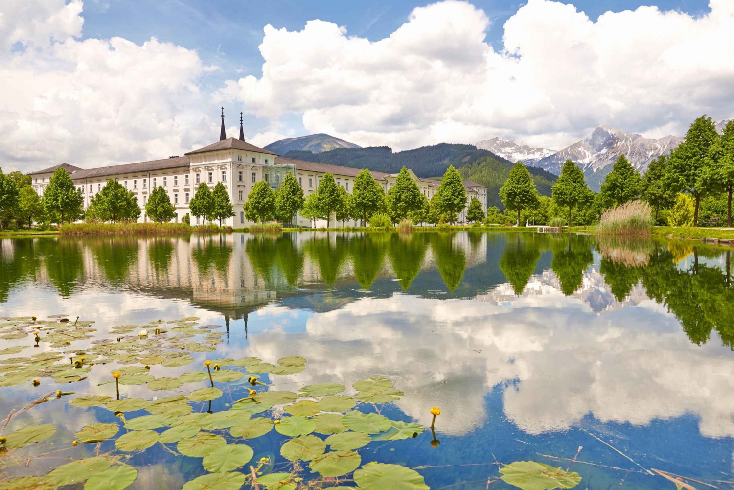 From Vienna: Panoramic Austrian Alps Tour to Hallstatt