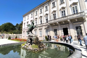 Von Wien: Tagestour ins malerische Hallstatt & historische Salzburg