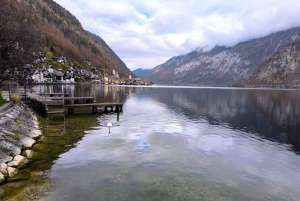 Von Wien: Tagestour ins malerische Hallstatt & historische Salzburg