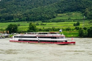 From Vienna: Wachau Valley Day Tour with Wine Tasting