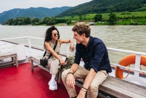 From Vienna: Wachau Valley Day Tour with Wine Tasting
