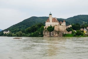 From Vienna: Wachau Valley Day Tour with Wine Tasting