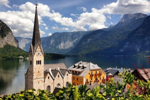 Hallstatt: Transfer nach Prag über Cesky Krumlov mit Tour