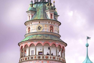 Hallstatt: Transfer to Prague via Cesky Krumlov with Tour