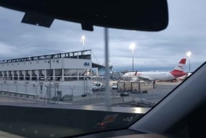 Cracovia: trasferimento privato all'aeroporto internazionale di Vienna