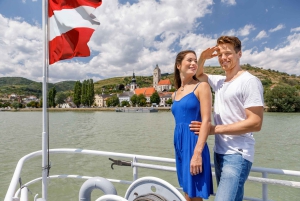 Krems: Crucero por el Valle de Wachau con comida de 3 platos