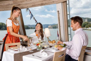 Krems: Crucero por el Valle de Wachau con comida de 3 platos