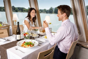 Krems: Crucero por el Valle de Wachau con comida de 3 platos