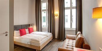 Meininger Hotel Downtown Sissi